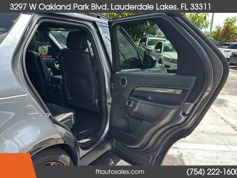 Used 2020 Land Rover Discovery HSE image 33
