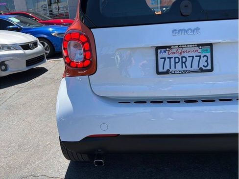 Used 2016 smart fortwo Proxy RWD image 20