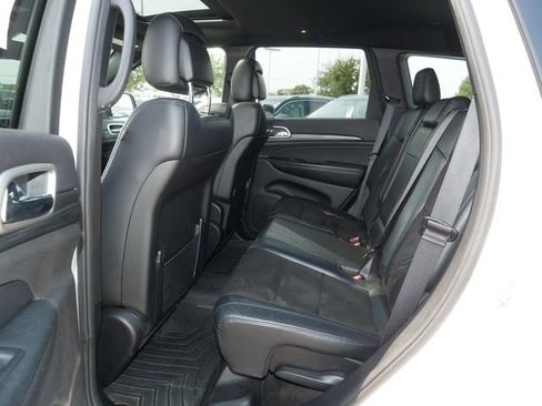 Used 2019 Jeep Grand Cherokee Altitude AWD/4WD image 17