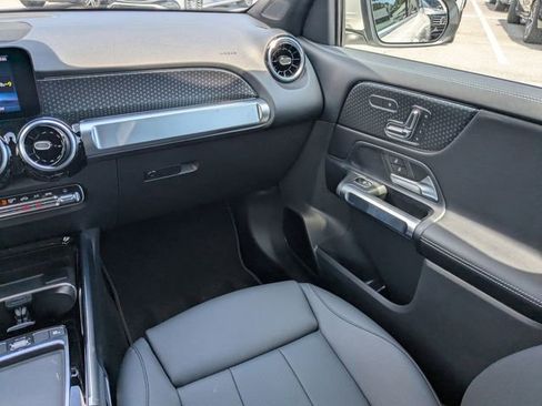 New 2025 Mercedes-Benz GLB 250 image 18