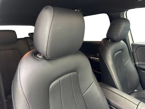 Used 2021 Mercedes-Benz GLB 250 w/ Premium Package image 43