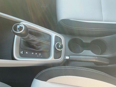 Certified 2024 Hyundai Venue SEL image 22