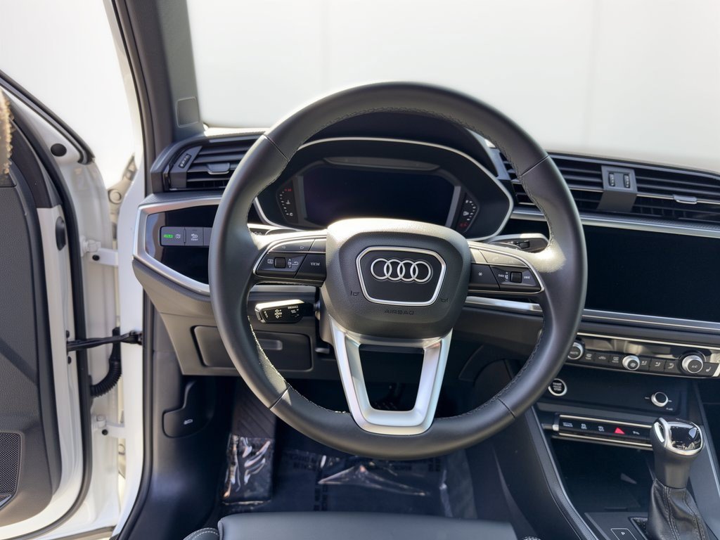 Certified 2025 Audi Q3 2.0T Premium w/ Convenience Package AWD/4WD image 10