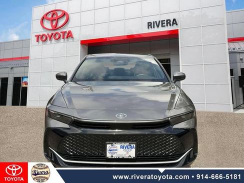 Used 2023 Toyota Crown AWD/4WD image 10