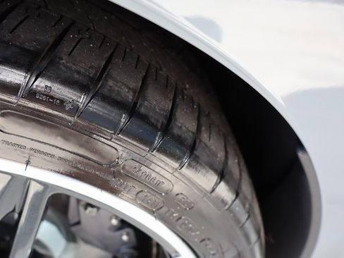 Used 2024 Chevrolet Corvette Stingray w/ Body-Color Dual Roof Package image 51