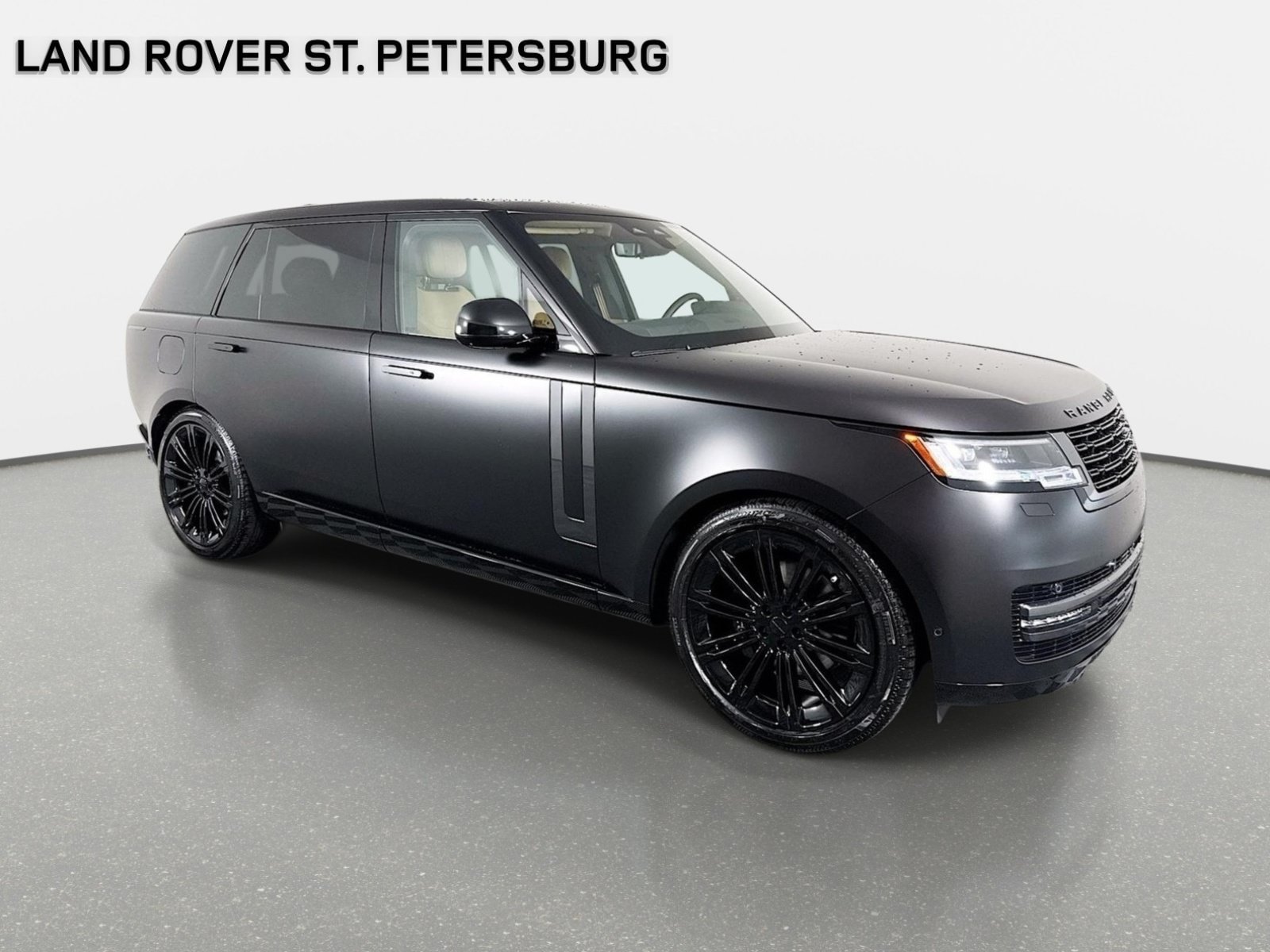 New 2026 Land Rover Range Rover Long Wheelbase SE AWD/4WD image 3