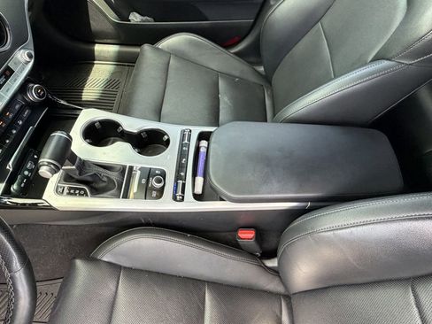 Used 2020 Kia Stinger GT1 AWD/4WD image 19