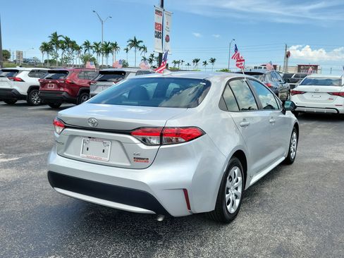 Used 2022 Toyota Corolla LE FWD image 11