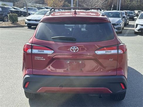 Used 2022 Toyota Corolla Cross LE image 8