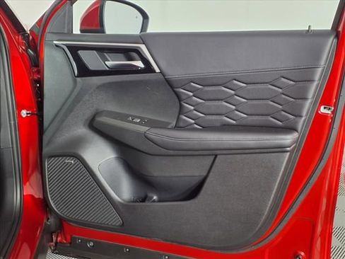 Used 2025 Mitsubishi Outlander SEL FWD image 8