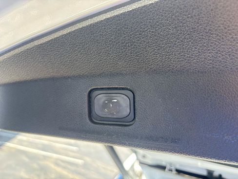 Used 2017 Ford Explorer XLT w/ Equipment Group 202A AWD/4WD image 31