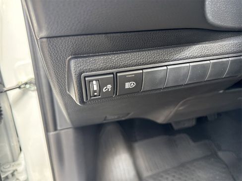 Used 2026 Toyota Corolla SE image 19