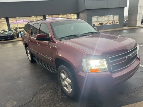 Used 2008 Chevrolet Suburban LT image 6