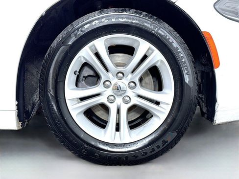 Used 2019 Dodge Charger SXT image 38