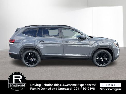 New 2026 Volkswagen Atlas SE image 10