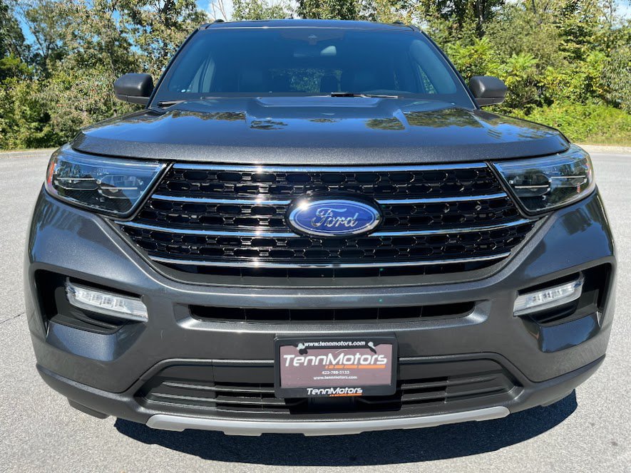 Used 2020 Ford Explorer XLT w/ Equipment Group 202A AWD/4WD image 32