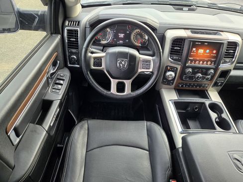 Used 2014 RAM 1500 Laramie w/ Convenience Group image 12