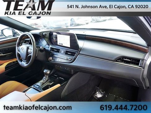 Used 2023 Lexus ES 300h w/ Premium Package image 10