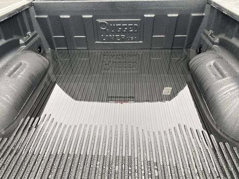 Used 2023 RAM 1500 Laramie AWD/4WD image 10