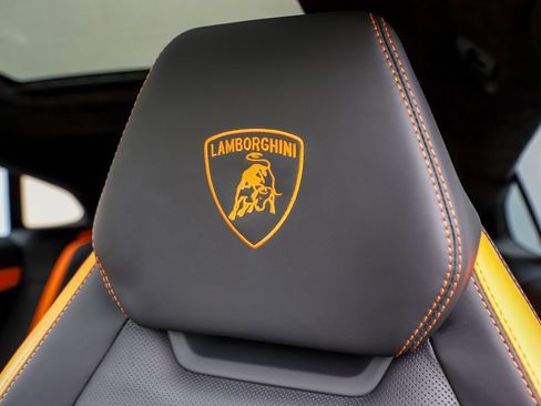 Used 2024 Lamborghini Urus S AWD/4WD image 30