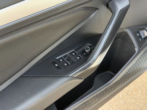 Used 2021 Volkswagen Jetta SE FWD image 41