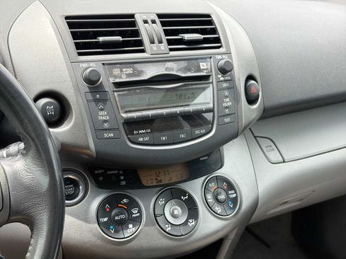 Used 2010 Toyota RAV4 Limited AWD/4WD image 23