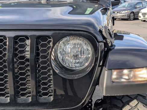 Used 2021 Jeep Gladiator Willys image 12