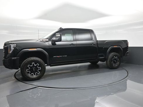 Used 2025 GMC Sierra 2500 AT4X image 18