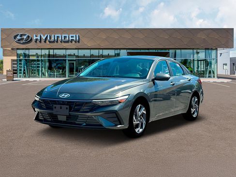 New 2025 Hyundai Elantra Limited image 1