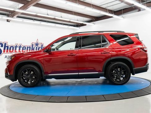 New 2025 Honda Pilot Touring image 5