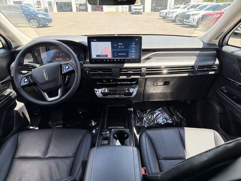 Used 2023 Lincoln Corsair Reserve w/ Equipment Group 201A AWD/4WD image 18