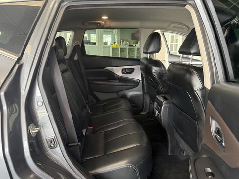 Used 2023 Nissan Murano SV AWD/4WD image 16