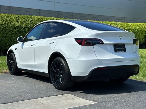 Used 2024 Tesla Model Y Long Range image 3