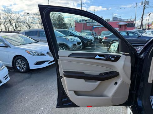 Used 2017 Mercedes-Benz GLS 450 4MATIC image 18