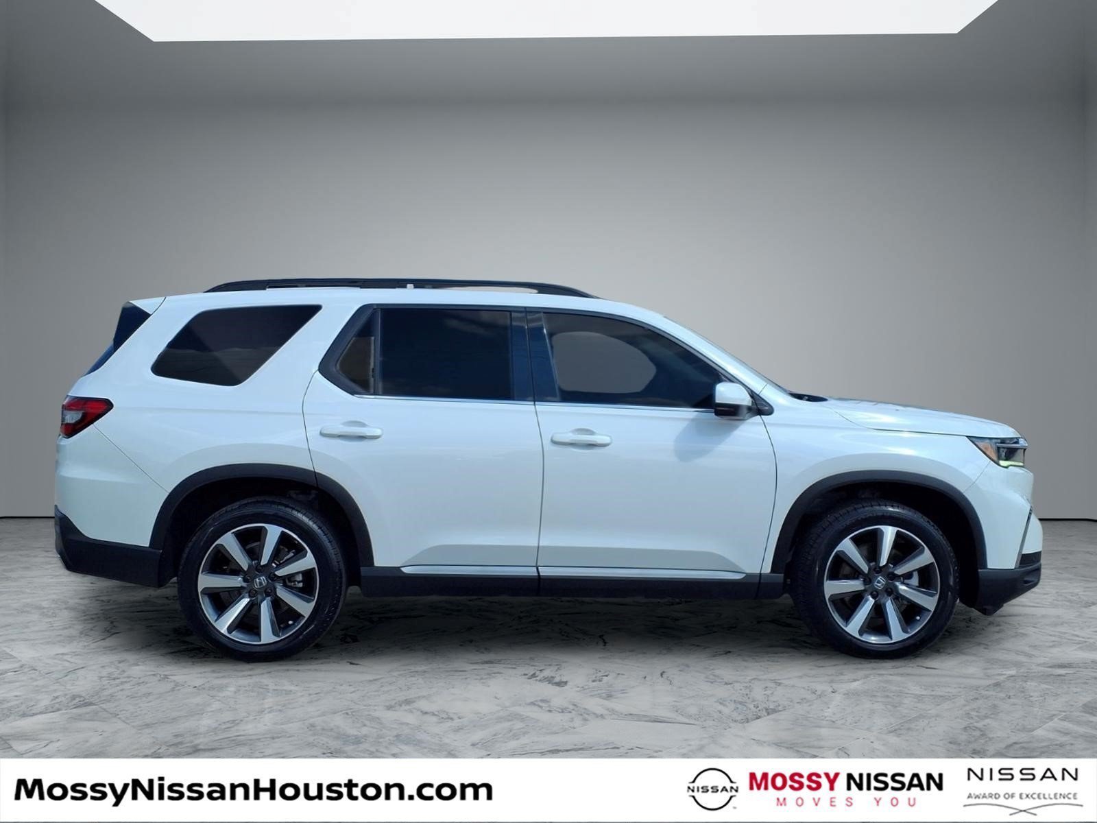 Used 2024 Honda Pilot Touring image 8