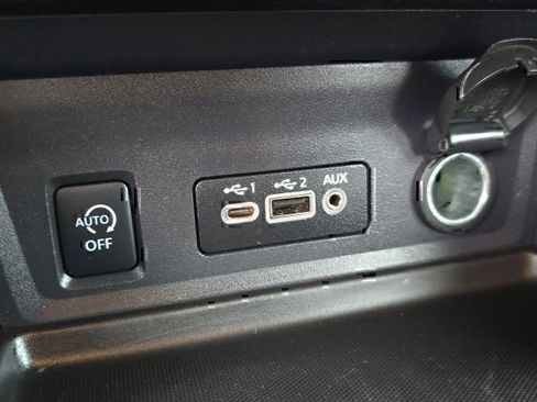 Used 2024 Nissan Sentra SV FWD image 28
