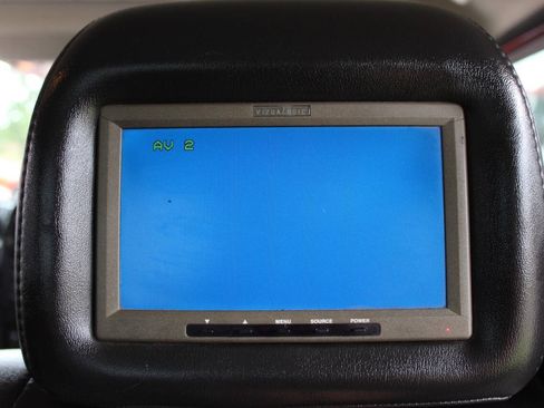Used 2005 HUMMER H2 SUT w/ Preferred Equipment Group AWD/4WD image 21