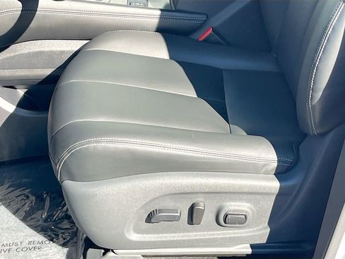 Used 2024 Nissan Murano SV image 11