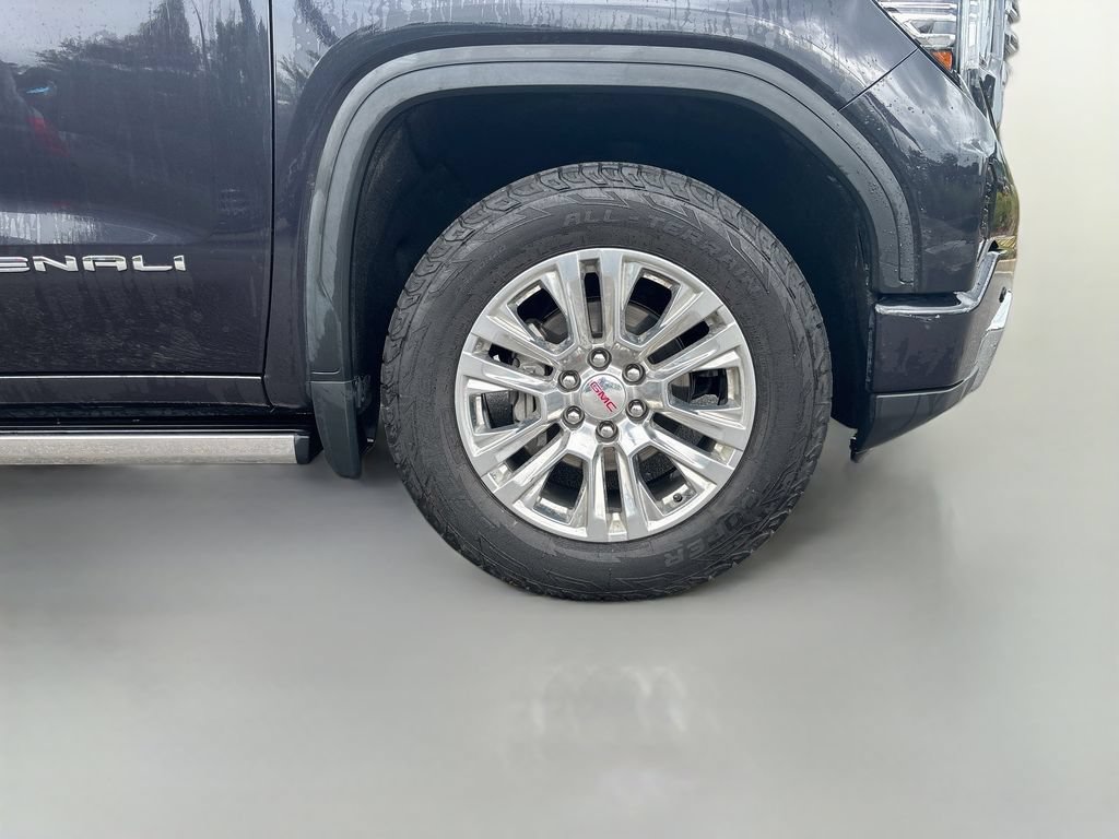 Used 2023 GMC Sierra 1500 Denali w/ Technology Package AWD/4WD image 11