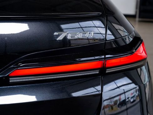 Used 2023 BMW 760i xDrive w/ Executive Package image 26