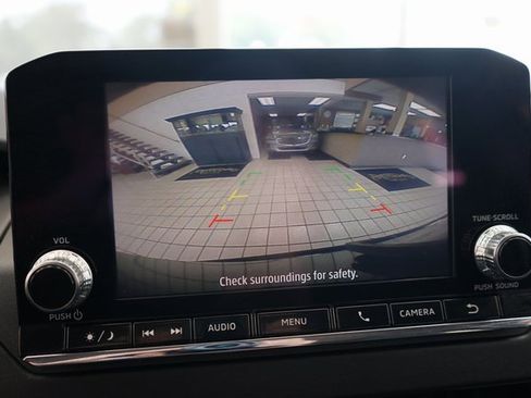 Used 2024 Mitsubishi Outlander ES image 7