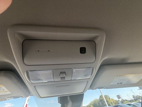 Used 2020 Nissan Sentra SV FWD image 14