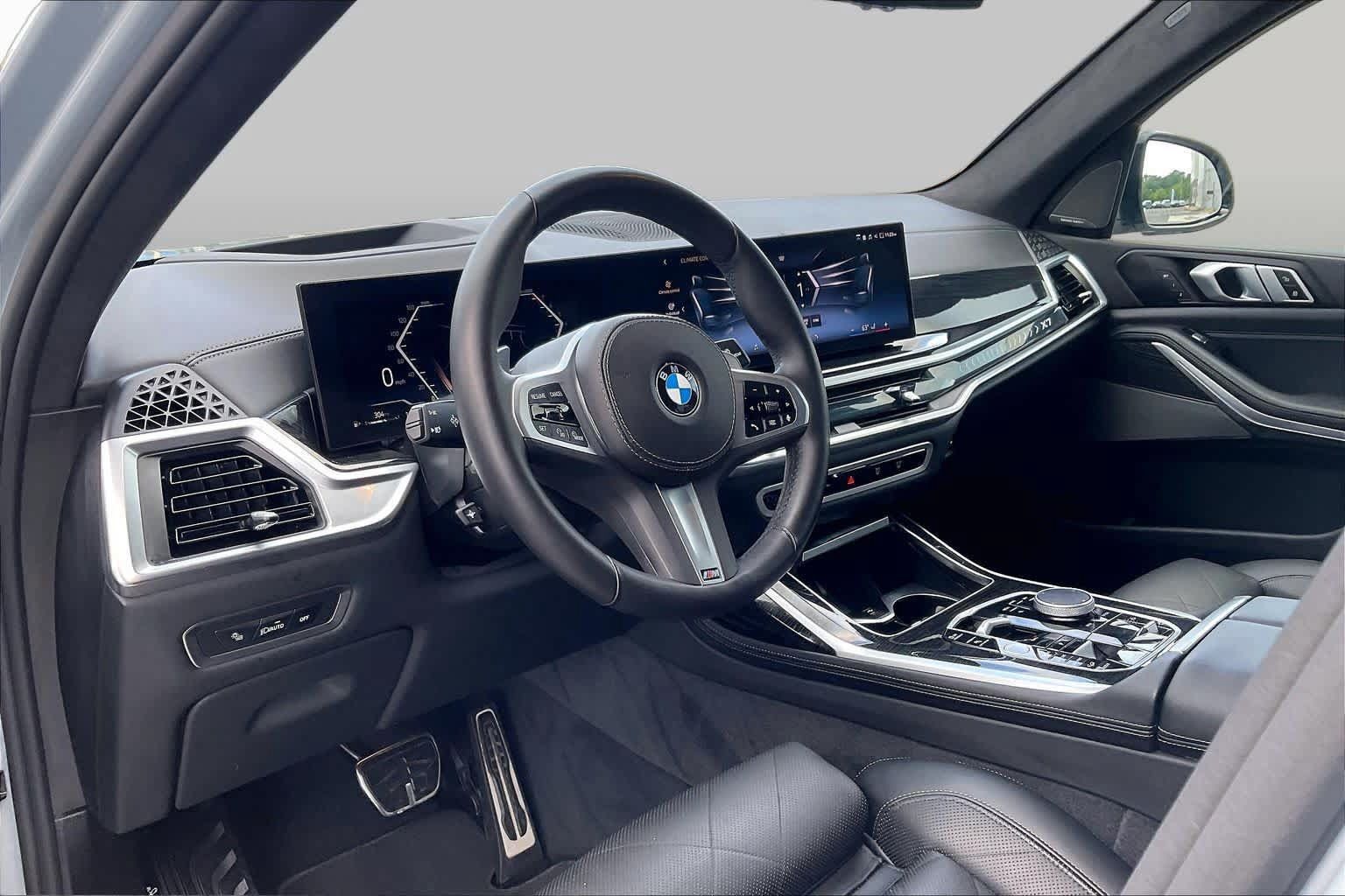 Used 2025 BMW X7 xDrive40i w/ M Sport Package AWD/4WD image 17