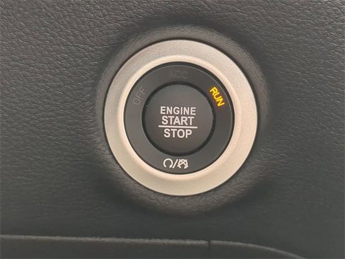 New 2026 Chrysler Pacifica Select image 36