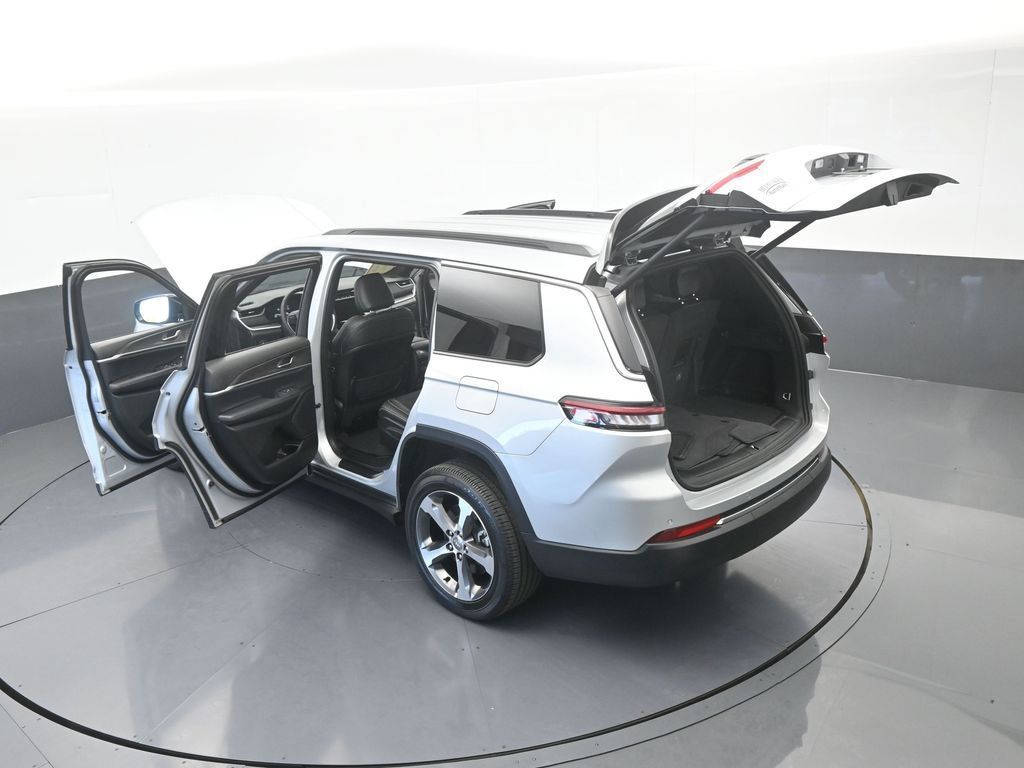Used 2025 Jeep Grand Cherokee L Limited RWD image 68