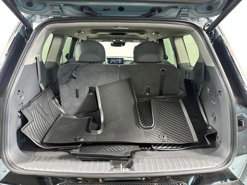 Used 2024 Kia EV9 Land image 26