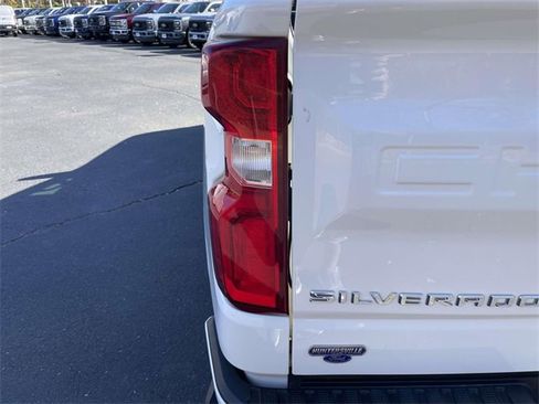 Used 2020 Chevrolet Silverado 1500 Custom w/ Custom Convenience Package image 28