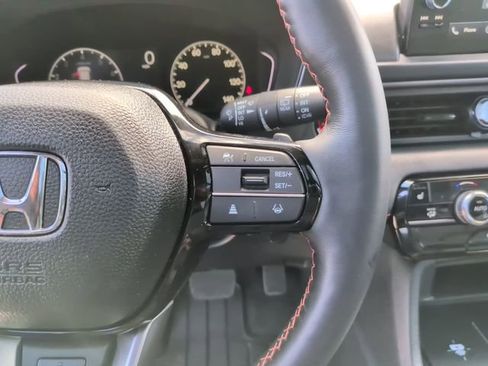 Used 2025 Honda Pilot TrailSport image 23