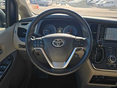 Used 2019 Toyota Sienna XLE w/ XLE Navigation Package AWD/4WD image 11