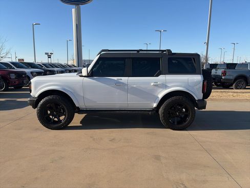 Used 2022 Ford Bronco Outer Banks image 2
